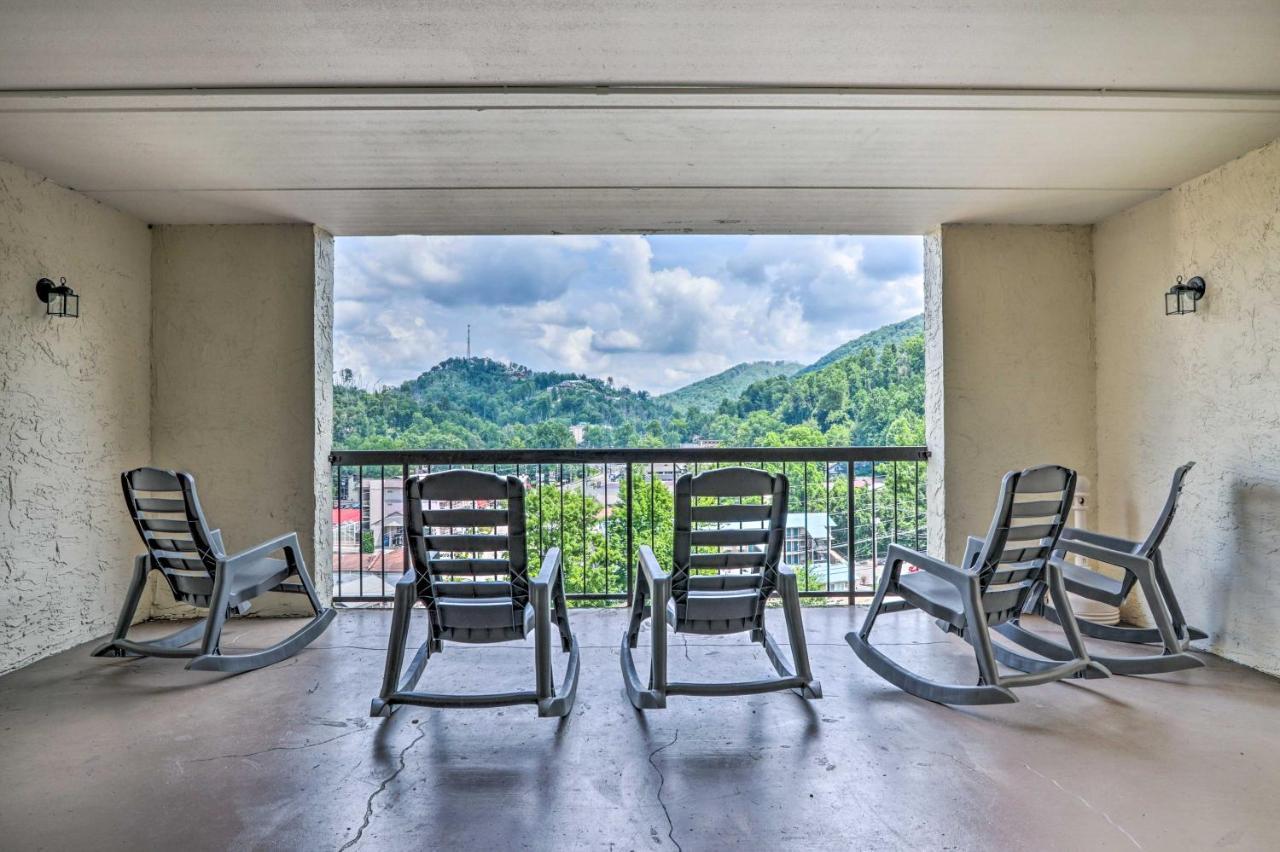 Stylish Gatlinburg Condo With Pool Walk Downtown! Bagian luar foto