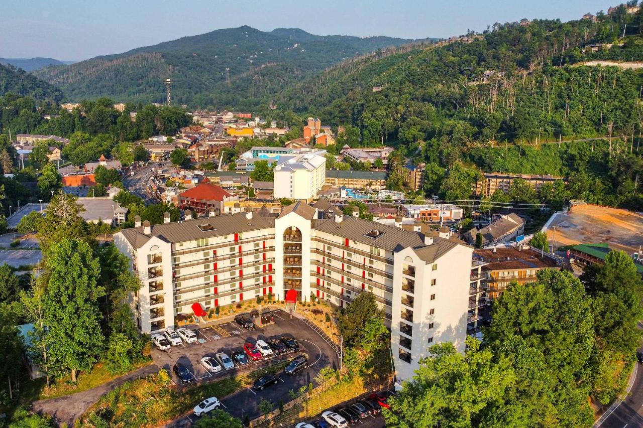 Stylish Gatlinburg Condo With Pool Walk Downtown! Bagian luar foto